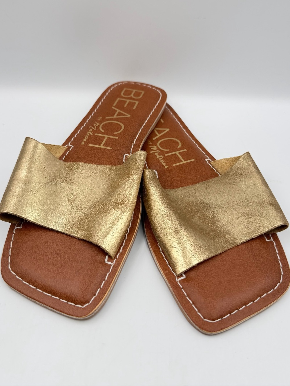 Beach by Matisse Bali Flat Sandal Slide Gold Leather Wide Strap Womens 6M